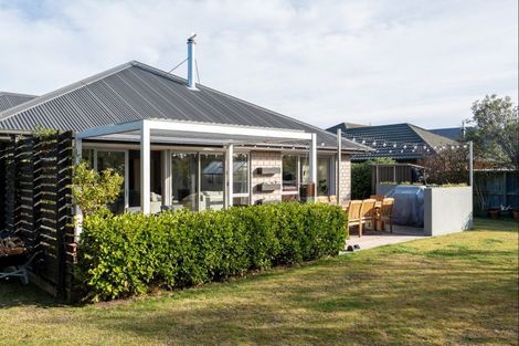 Photo of property in 16 Flaxgrove Place, Parklands, Christchurch, 8083