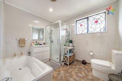 Photo of property in 2/8 Hewer Crescent, Naenae, Lower Hutt, 5011