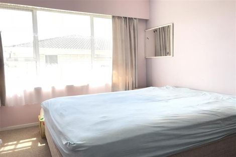 Photo of property in 10 Bodi Place, Te Atatu South, Auckland, 0610