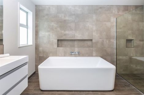 Photo of property in 60 Grayshott Avenue, Casebrook, Christchurch, 8051