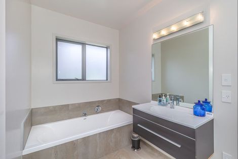 Photo of property in 68 Waitarere Rise Avenue, Waitarere, Levin, 5510