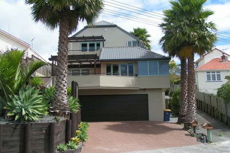 Photo of property in 1/4 Denby Lane, Northcote Point, Auckland, 0627