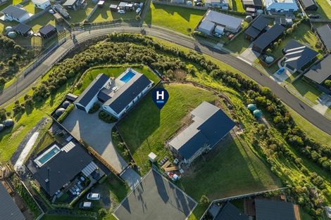 Photo of property in 7 Joyce Harsant Place, Cooks Beach, 3591