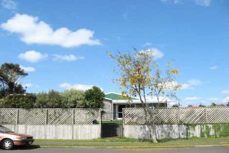 Photo of property in 4 Tyne Place, Highlands Park, New Plymouth, 4312