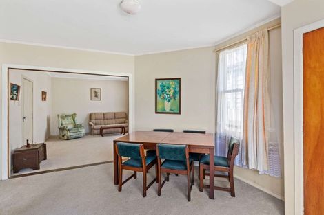 Photo of property in 19 William Bond Street, Stanley Point, Auckland, 0624