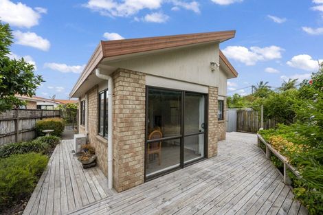 Photo of property in 11a Ross Crescent, Orewa, 0931
