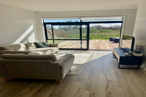 Photo of property in 15a Papareia Road, Karaka, Papakura, 2113