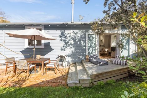 Photo of property in 101 Milton Road, Bluff Hill, Napier, 4110