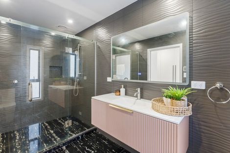 Photo of property in 1 Stetson Rise, Waikanae, 5391