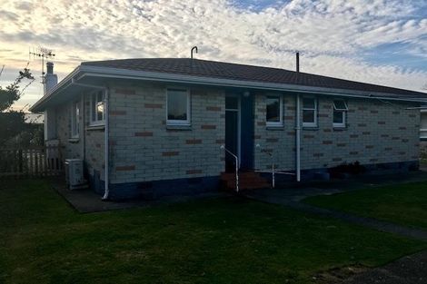 Photo of property in 1403 Warwick Place, Mayfair, Hastings, 4122