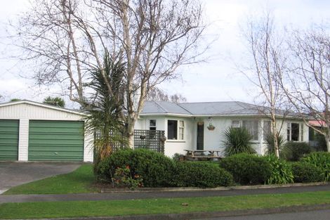 Photo of property in 3 Dorset Crescent, Hokowhitu, Palmerston North, 4410