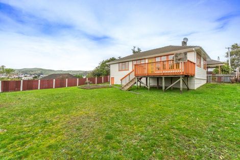 Photo of property in 5 Cheshire Street, Cannons Creek, Porirua, 5024