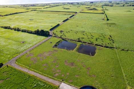 Photo of property in 306 Pungarehu Road, Pungarehu, 4685