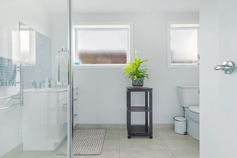 Photo of property in 30a Marvon Downs Avenue, Pakuranga Heights, Auckland, 2010