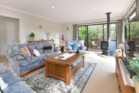 Photo of property in 32 D'oyly Drive, Stanmore Bay, Whangaparaoa, 0932