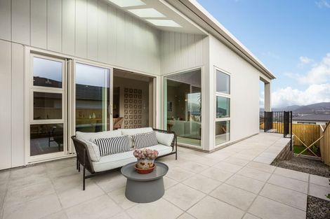 Photo of property in 28 Te Hoiere Street, Aotea, Porirua, 5024