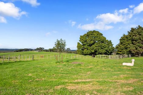 Photo of property in 68d Tuparekura Road, South Head, Helensville, 0874