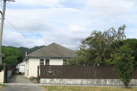 Photo of property in 27 Ararino Street, Trentham, Upper Hutt, 5018