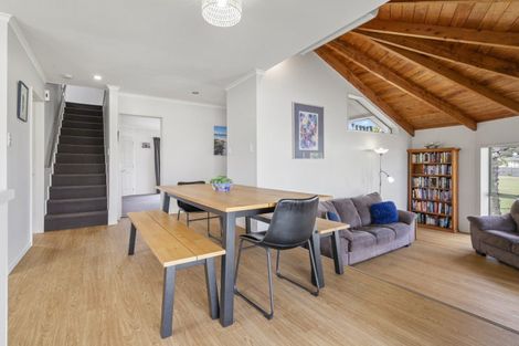 Photo of property in 37 Riverside Drive, Waiuku, 2123