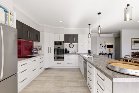 Photo of property in 6 Tuhua Close, Wharewaka, Taupo, 3330