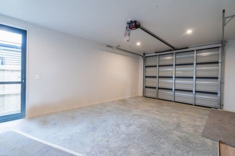 Photo of property in 2 Matakanui Lane, Wanaka, 9305