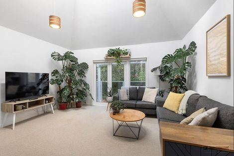 Photo of property in 16 Lawson Place, Mount Victoria, Wellington, 6011