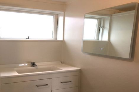 Photo of property in 244 Forrest Hill Road, Forrest Hill, Auckland, 0620