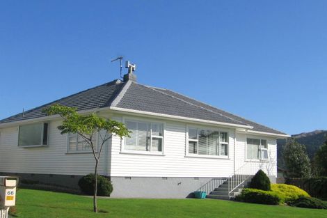 Photo of property in 64 Raroa Terrace, Tawa, Wellington, 5028