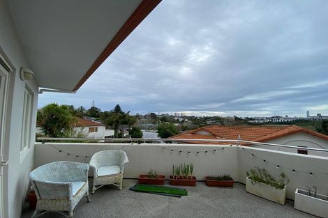 Photo of property in 3/48a Exmouth Road, Northcote, Auckland, 0627