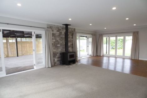 Photo of property in 122 Awaroa Road, Helensville, 0800