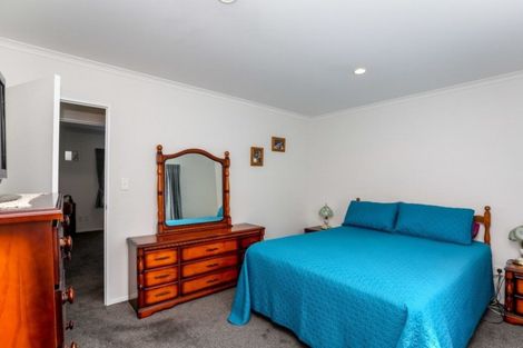 Photo of property in 5a Simons Street, Moturoa, New Plymouth, 4310