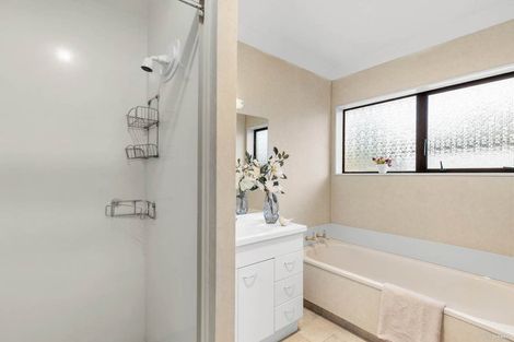 Photo of property in 1/8 Sunnypark Avenue, Rosehill, Papakura, 2113