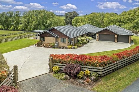 Photo of property in 34 Arone Way, Wainui, 0994