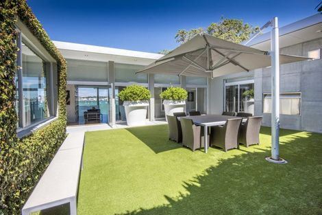 Photo of property in 9 Stanley Point Road, Stanley Point, Auckland, 0624