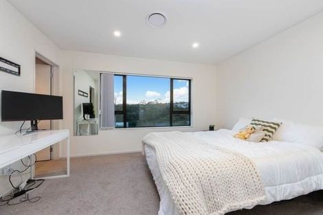 Photo of property in 2b Kororo Street, Northcote, Auckland, 0627