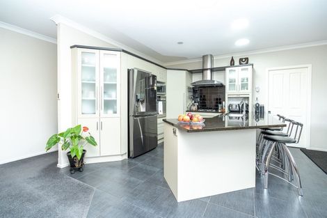 Photo of property in 7 Gibbston Close, Huntington, Hamilton, 3210