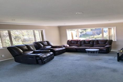 Photo of property in 52 Dress Circle, Newlands, Wellington, 6037