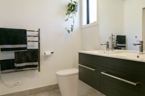 Photo of property in 206a Lake Terrace, Hilltop, Taupo, 3330