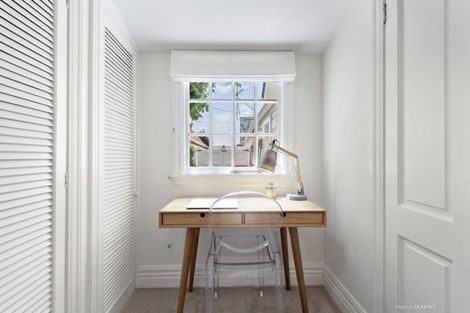 Photo of property in 5 Poplar Grove, Thorndon, Wellington, 6011