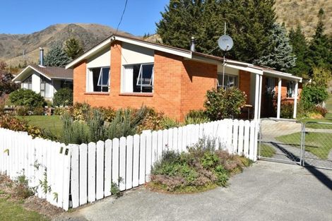 Photo of property in 16 Black Peak Road, Omarama, 9412