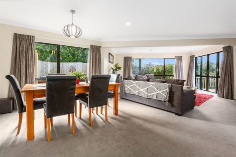 Photo of property in 22 Lanyon Place, Whitby, Porirua, 5024