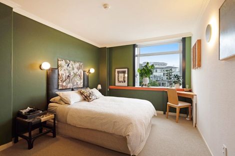 Photo of property in Jerningham Apartments, 20 Oriental Terrace, Oriental Bay, Wellington, 6011