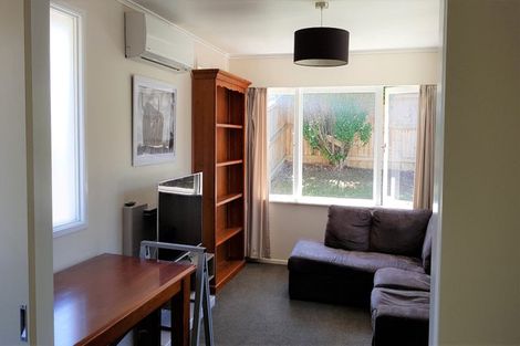 Photo of property in 18 Tonkin Drive, Sunnynook, Auckland, 0620