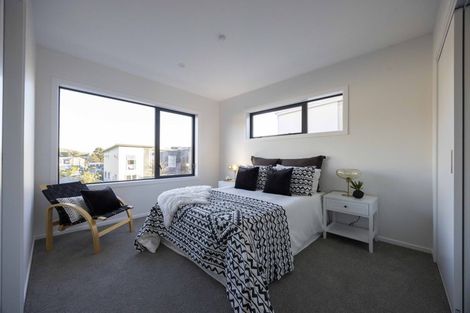Photo of property in 2 Tarapuka Road, Kenepuru, 5022