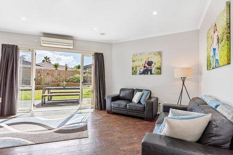 Photo of property in 154 Kilkenny Drive, East Tamaki Heights, Auckland, 2016