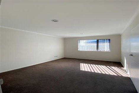 Photo of property in 12 Peerless Avenue, Takanini, 2112