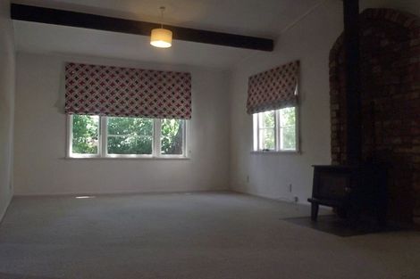 Photo of property in 1 Kent Street, Carterton, 5713