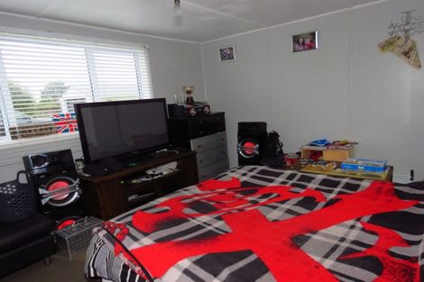 Photo of property in 80 Wakefield Street, Westport, 7825