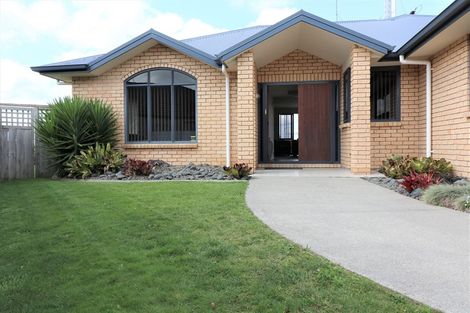 Photo of property in 14 Farleigh Close, Huntington, Hamilton, 3210