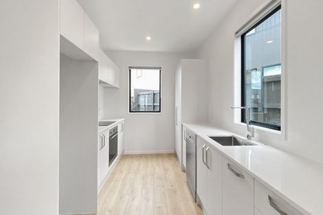 Photo of property in 17b Cessna Crescent, Mangere, Auckland, 2022